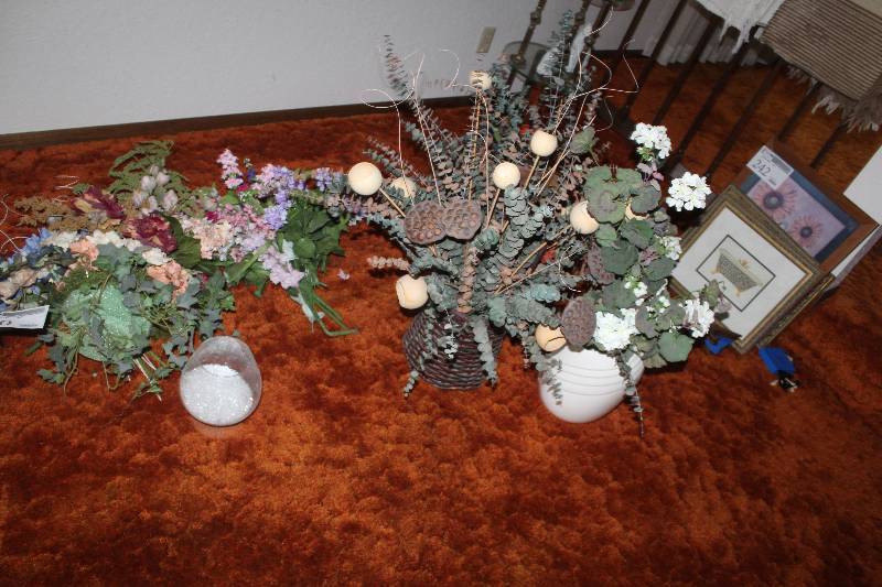 lot 240 image: Lot of Fake Plants