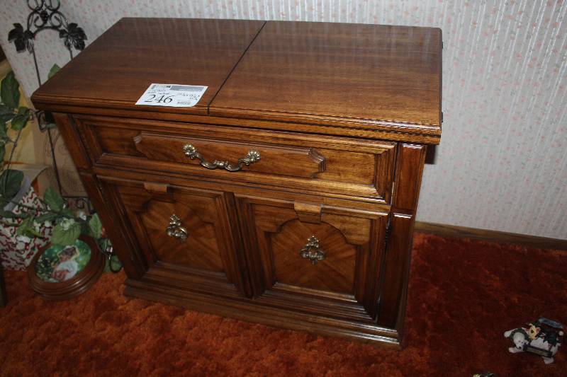 lot 246 image: Wood Folding Top Cabinet