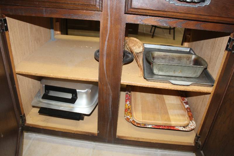lot 259 image: Contents of Center Island Including Pans Trays