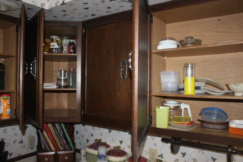 lot 255 image: 4 Top Cabinet Contents Including Glassware Ceramics Plastic Bowls