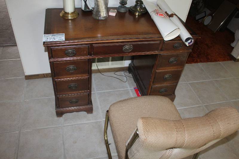 lot 275 image: Wood Desk w Chair