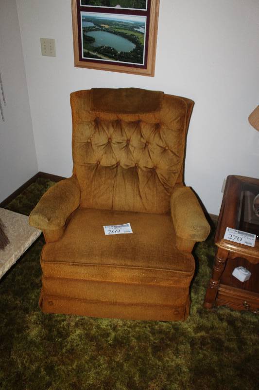 lot 269 image: Recliner