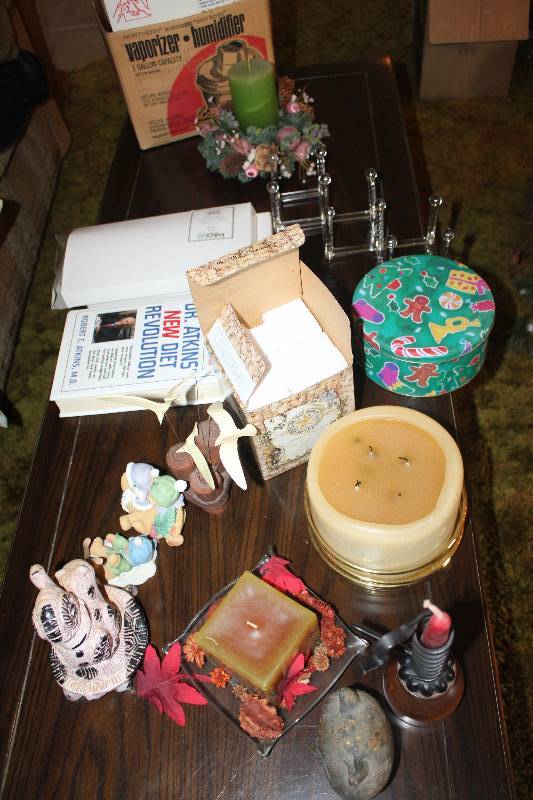 lot 271 image: Contents of Coffee Table Including Decorations