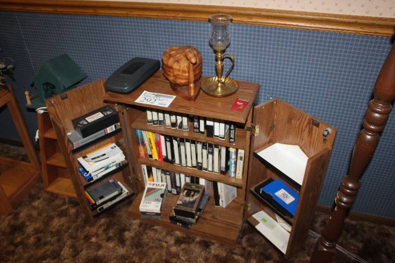 lot 292 image: 3-Shelf Cabinet