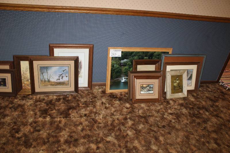 lot 283 image: Lot of Various Size Framed Wall Art