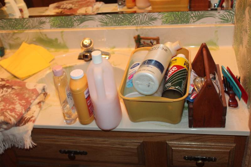 lot 296 image: Contents Including Bathroom Supplies Wall Decorations Shelf Decorations Stool