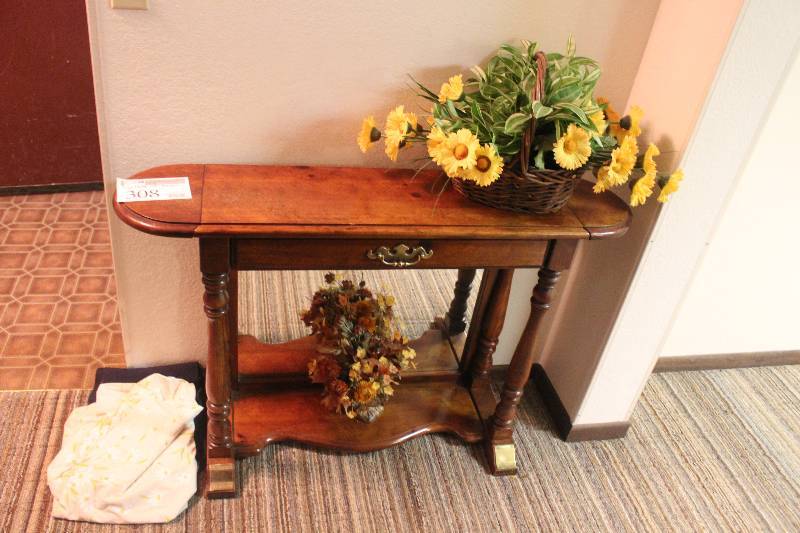 lot 308 image: Contents of Hallway Including Table Table and Wall Decorations