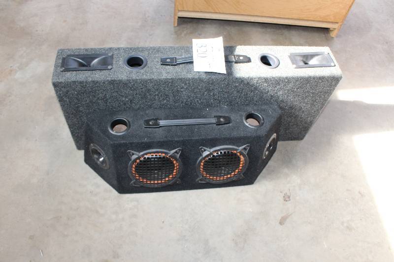lot 320 image: Lot of (2) Speaker Boxes w Speakers