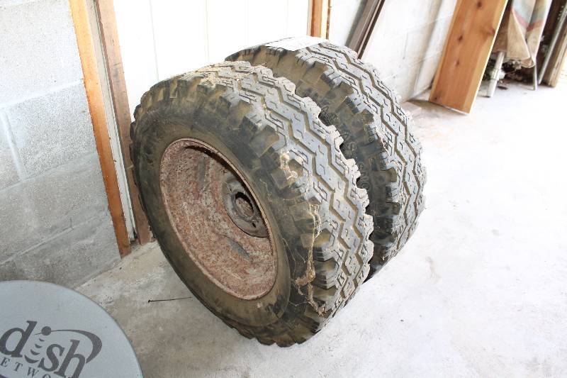 lot 192 image: Lot of (2) Atlas 4-Ply Polyester G78-15 Snow Tires w Rims
