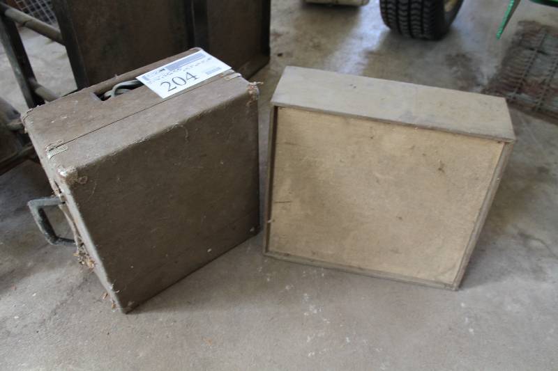 lot 204 image: Lot of (2) Stereo Equipment Including Vintage 3121 Classroom Record Player Speaker
