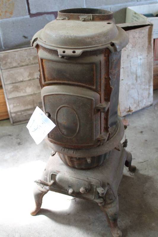 lot 189 image: Antique Wood Burning Stove
