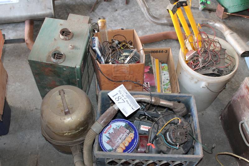 lot 187 image: Pile Lot of Miscellaneous Hardware