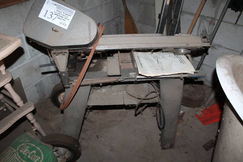 lot 137 image: Antique Duracraft Horizontal & Vertical Metal Cutting Band Saw