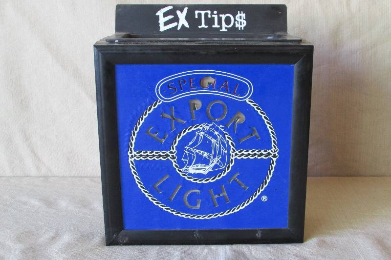 lot 14 image: Special Export Bar Light