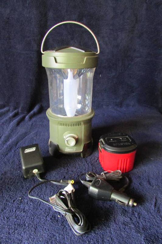 lot 76 image: Coleman CPX6 Lantern