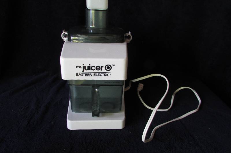 lot 82 image: Mr. Juicer
