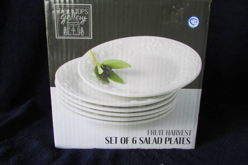 lot 88 image: Salad Plates - Set of 6