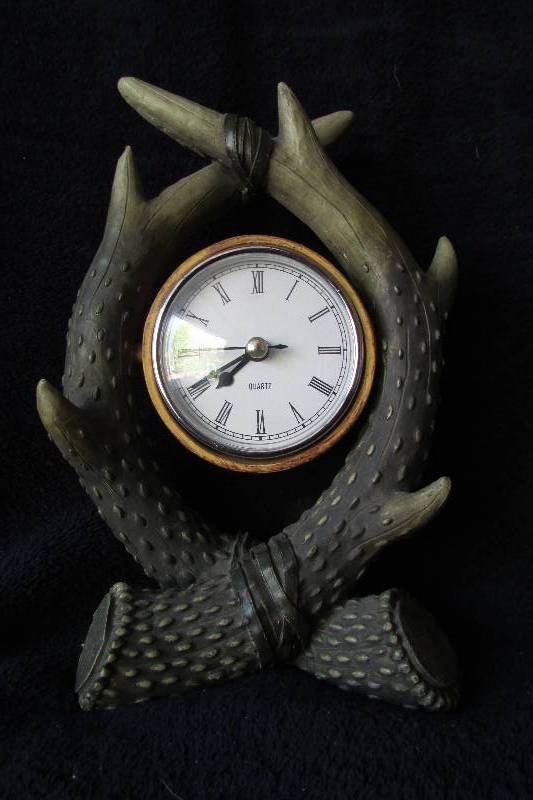 lot 123 image: Clock