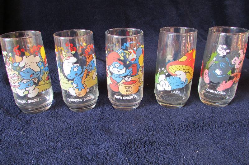 lot 127 image: Old Smurfs Glasses