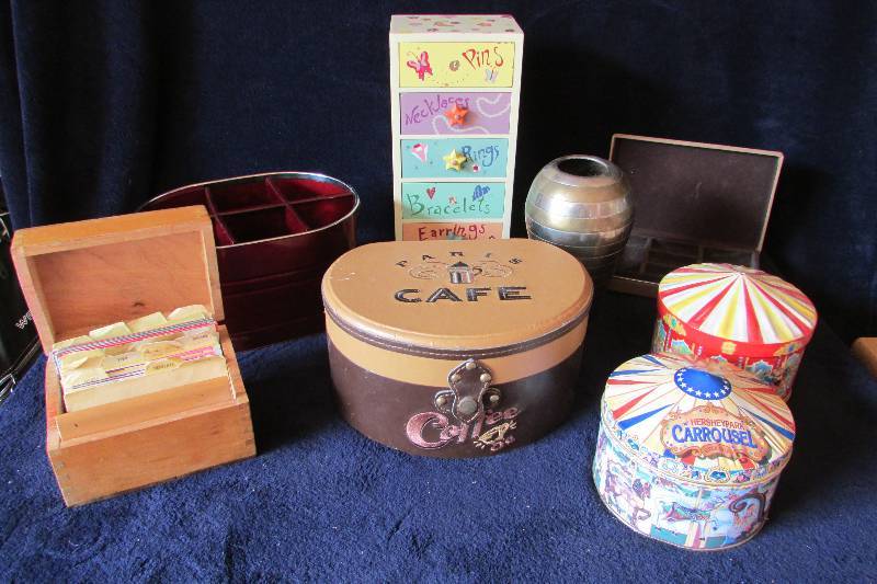 lot 133 image: Assorted Misc Lot