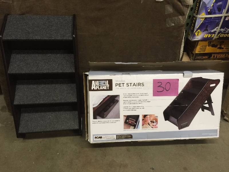 lot 30 image: Animal Pet Stairs