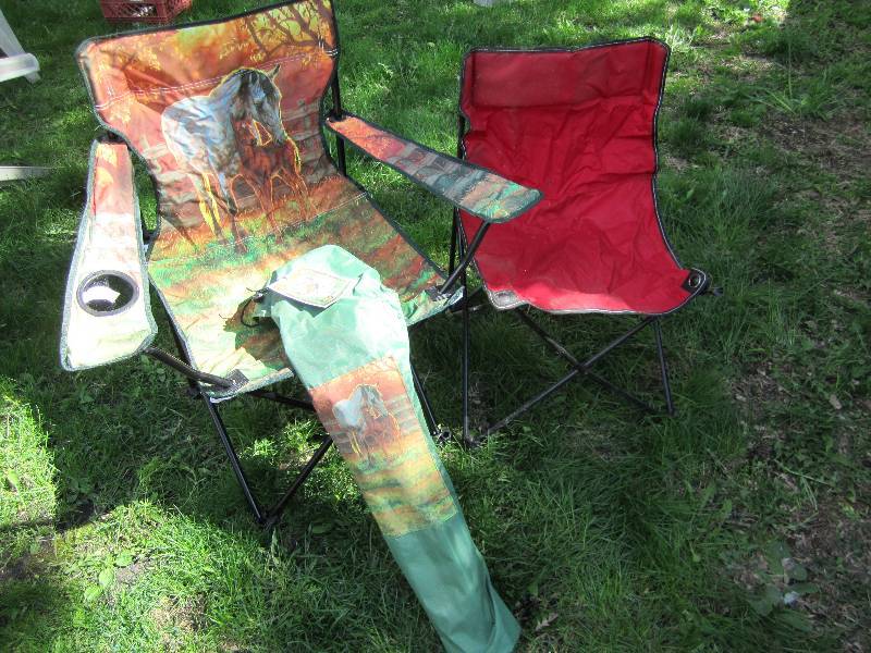 lot 113 image: 2 folding camp stools...
