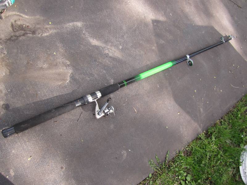lot 136 image: Telescoping rod and reel...