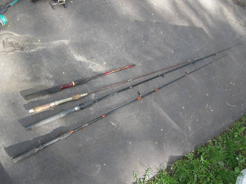 lot 143 image: 3 good rods, one telescoping, one b...