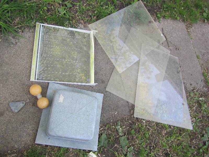 lot 161 image: Roof vent, straight line, glass and...
