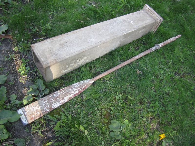 lot 165 image: Vintage wood post and oar...