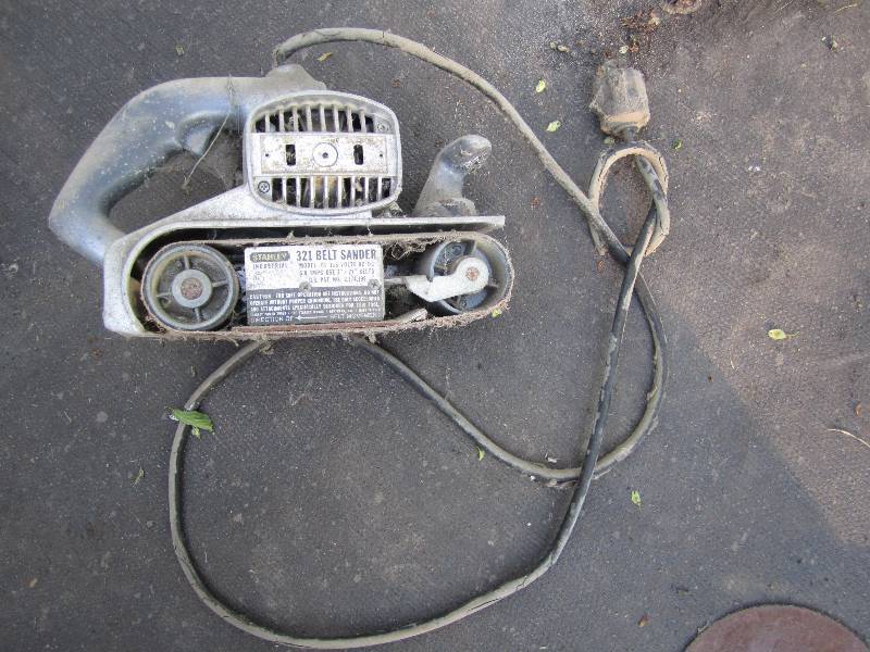 lot 169 image: Stanley belt sander, needs new cord...