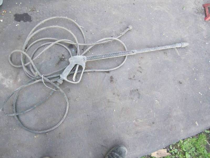 lot 178 image: Pressure washer hose...