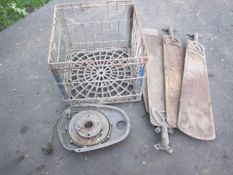 lot 179 image: Vintage milk crate, fan blades, rec...