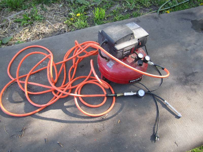 lot 211 image: 150 PSI 6 gallon Porter Cable air c...