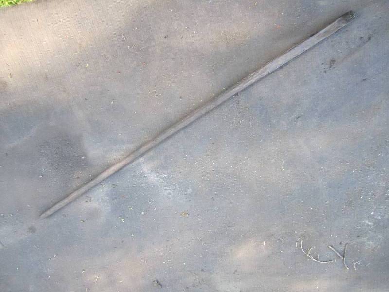 lot 220 image: Heavy duty pry bar...