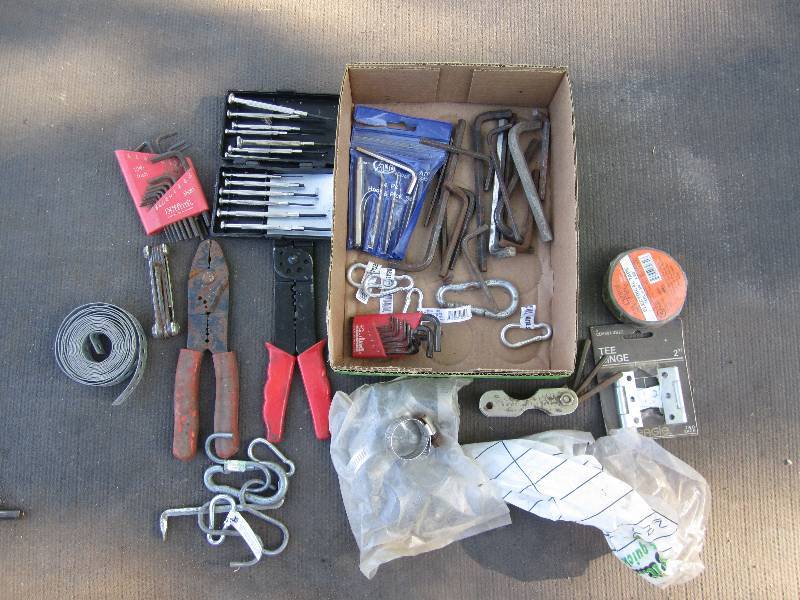 lot 228 image: Lot of allen wrenches, hose clamps,...