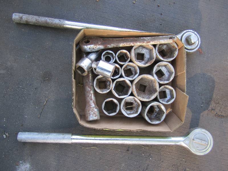 lot 246 image: Lstge 34 drive rachets sockets an...