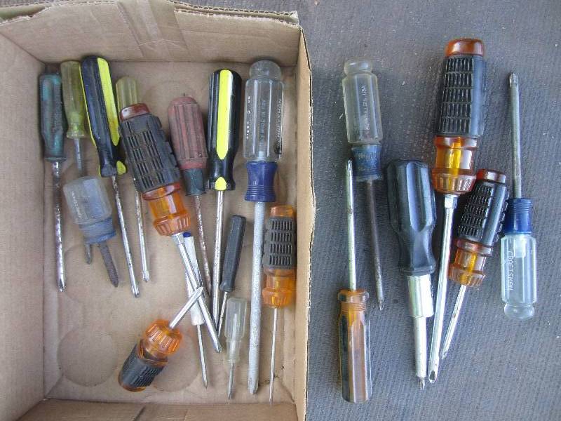 lot 247 image: Lot of phillips screwdrivers...