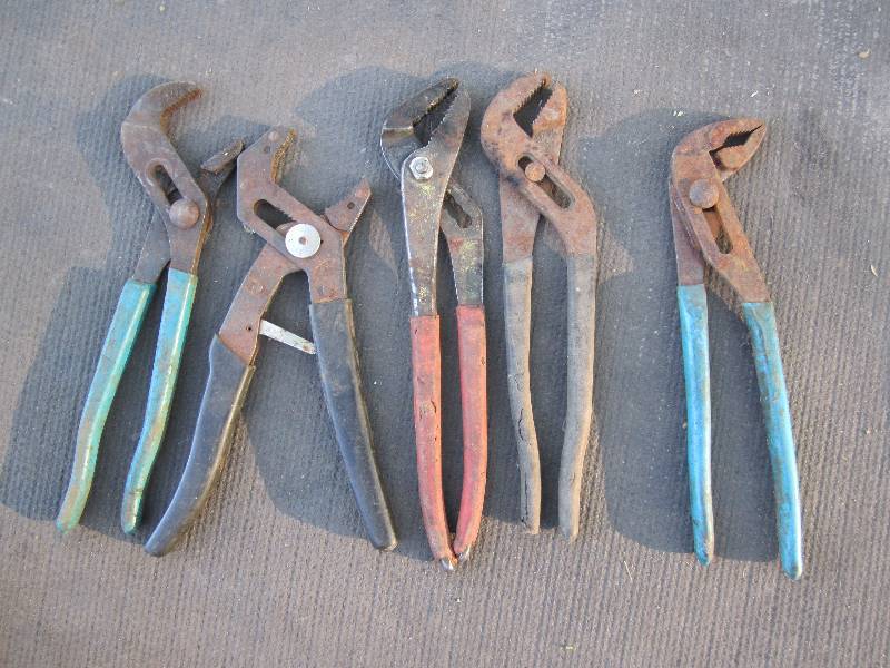 lot 260 image: Lot of pliers...