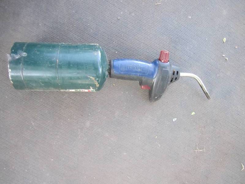 lot 271 image: Bernzomatic torch with some fuel...