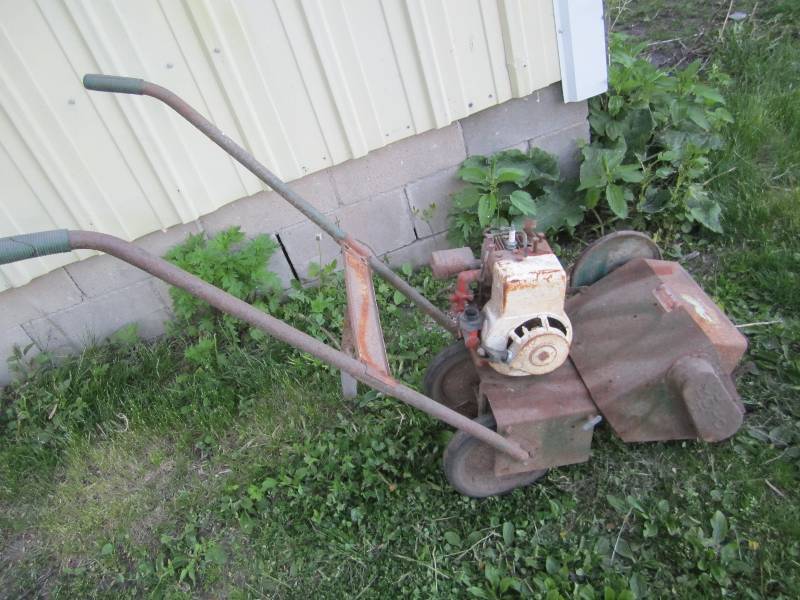 lot 275 image: Garden tiller, Roto Hoe sold as is...