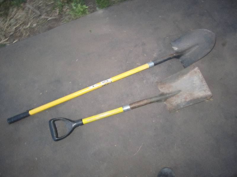 lot 284 image: 2 shovels...