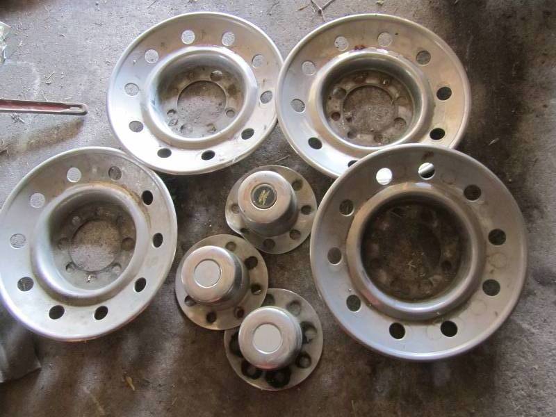 lot 287 image: Wheel covers...