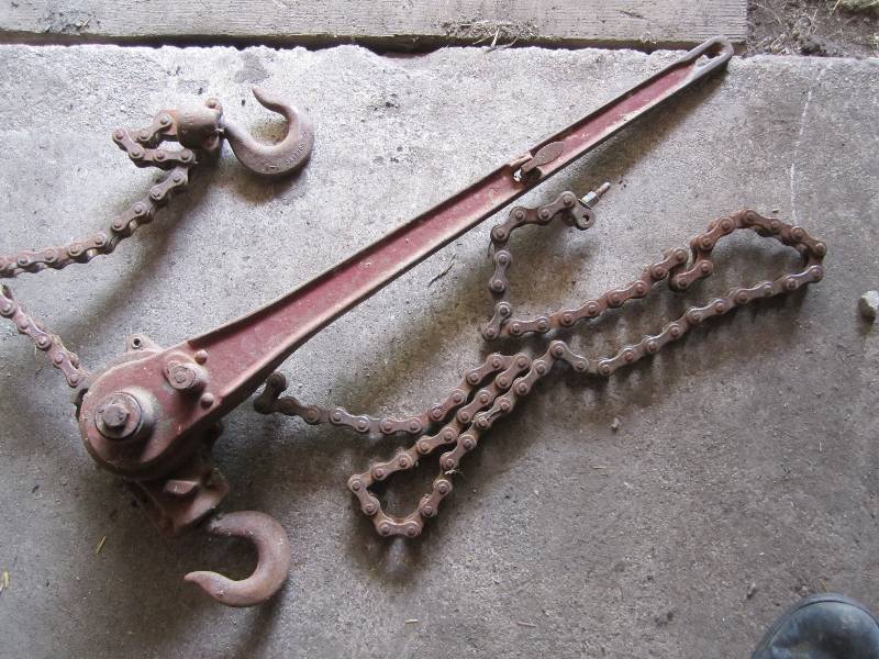 lot 292 image: 3 ton hoist...