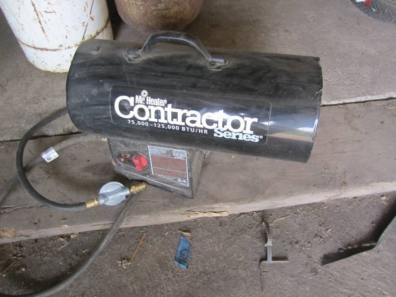 lot 302 image: Mr Heater 75 - 125K btuhr hrater...