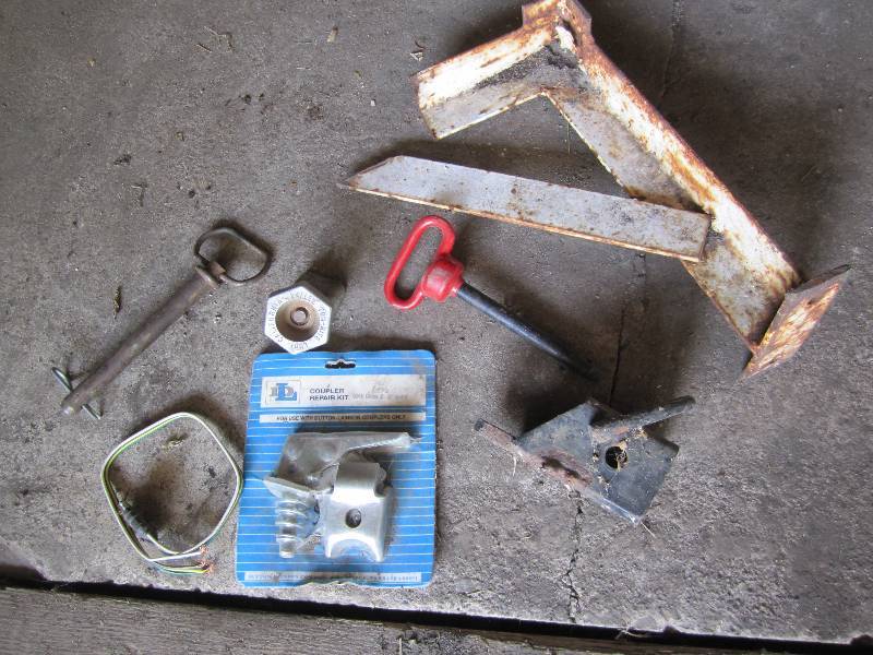 lot 312 image: Lot of trailer hitch supplies...