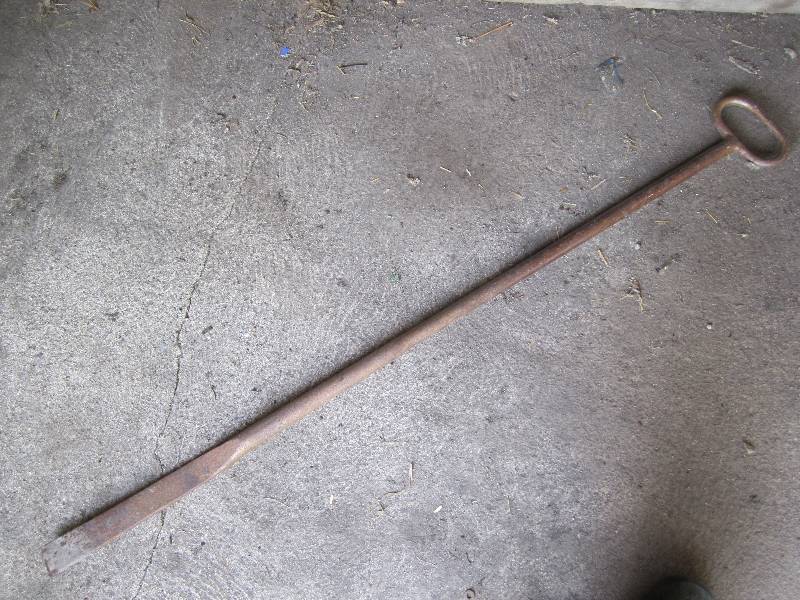 lot 315 image: 4 12 foot pry bar...