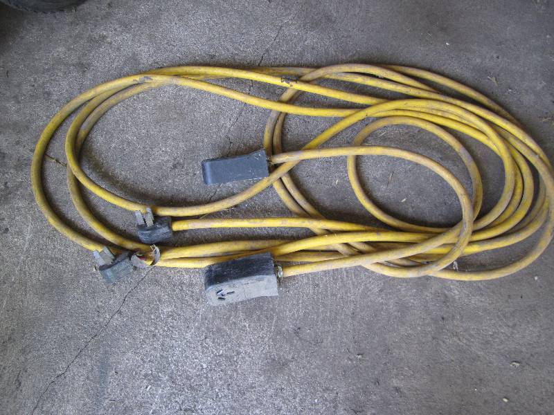 lot 353 image: 2 heavy power cords...