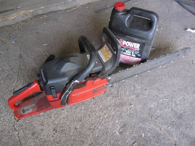 lot 360 image: Jonsred chainsaw, works...