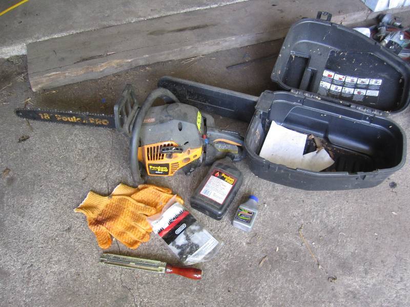 lot 361 image: Poulon Pro chain saw, with case, wo...